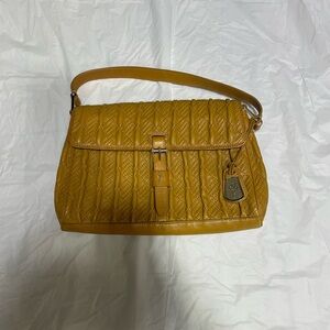 Cole Haan Leather Tan Large
Shoulder Purse Pockets
Embroidered